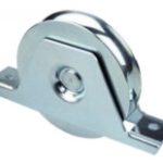RUEDA 14 CM CON BASE EN U 550 KG